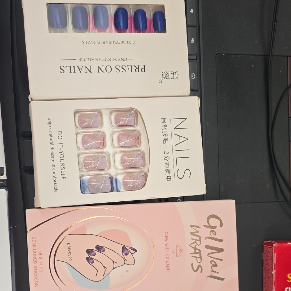 Stylish Blue and Pink Nail Set